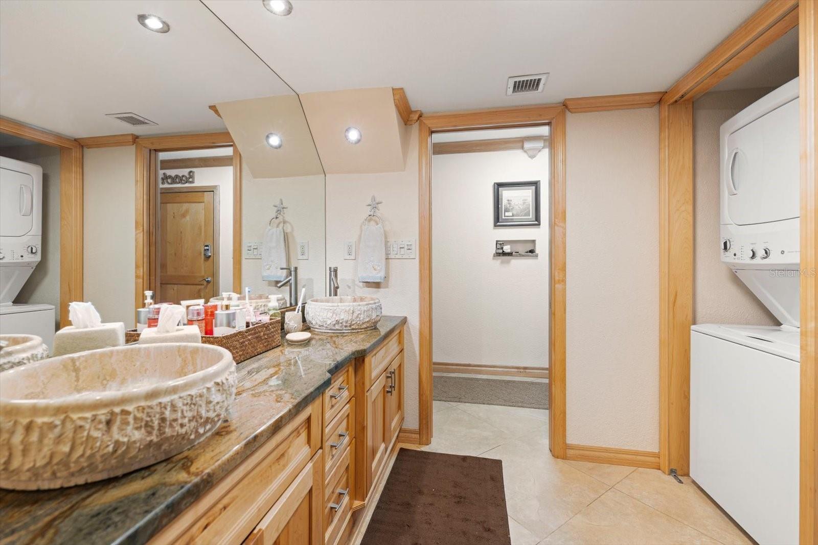 Image 20 of 30 For 506 Gulf Boulevard 201