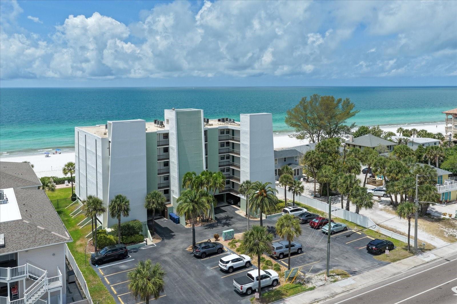 Image 24 of 30 For 506 Gulf Boulevard 201