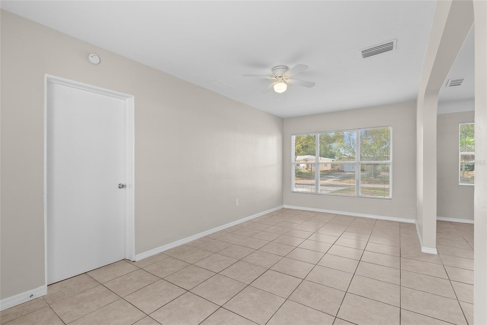 Image 11 of 30 For 5650 47th Avenue N