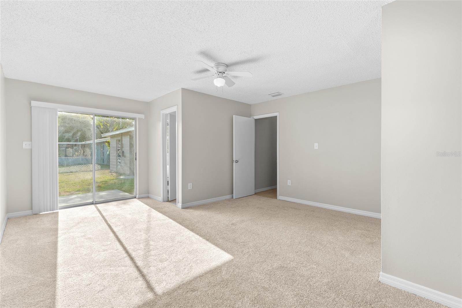 Image 21 of 30 For 5650 47th Avenue N
