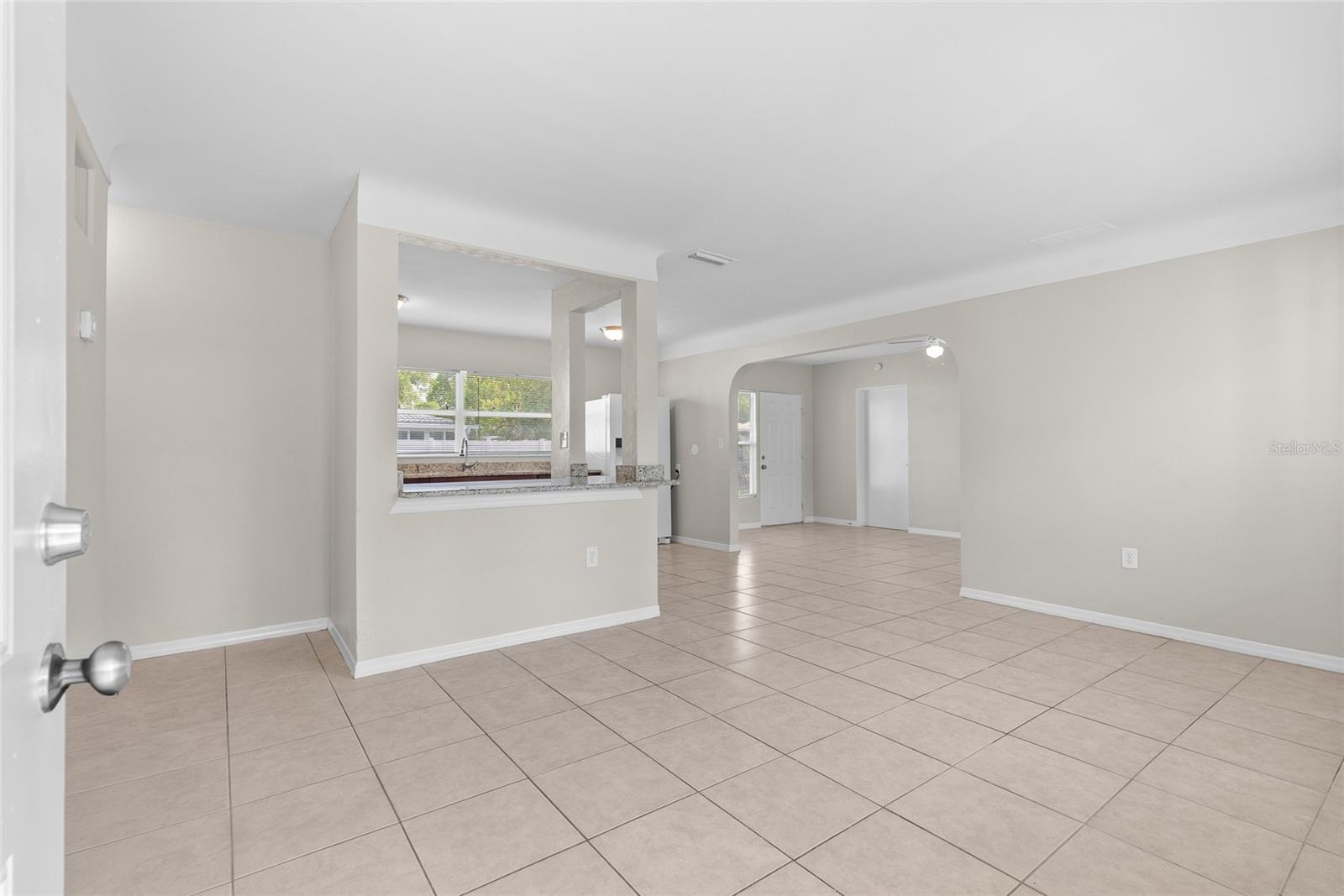 Image 3 of 30 For 5650 47th Avenue N