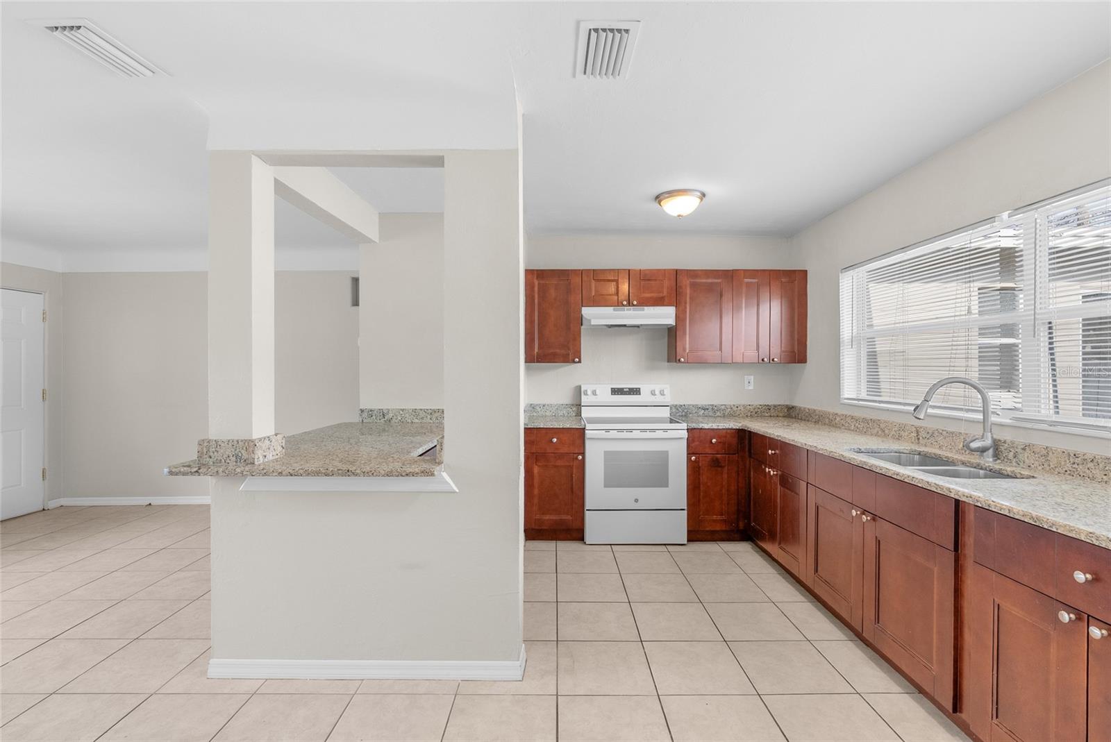 Image 8 of 30 For 5650 47th Avenue N