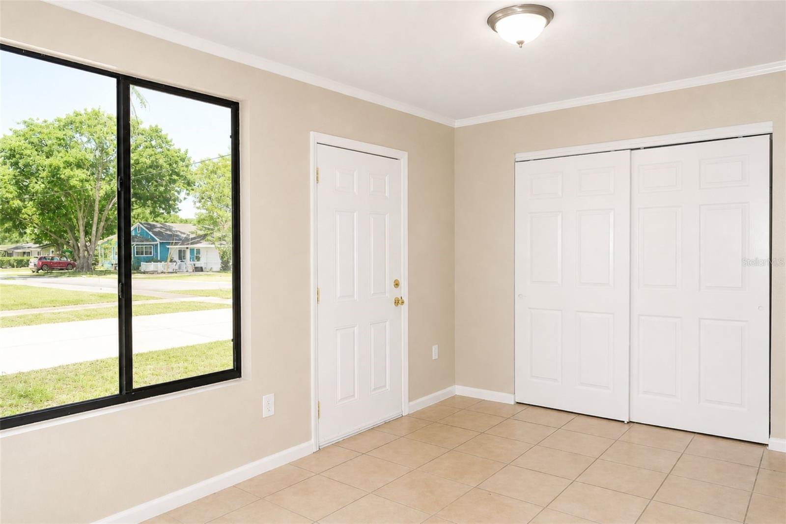 Image 11 of 18 For 821 14th Avenue Nw