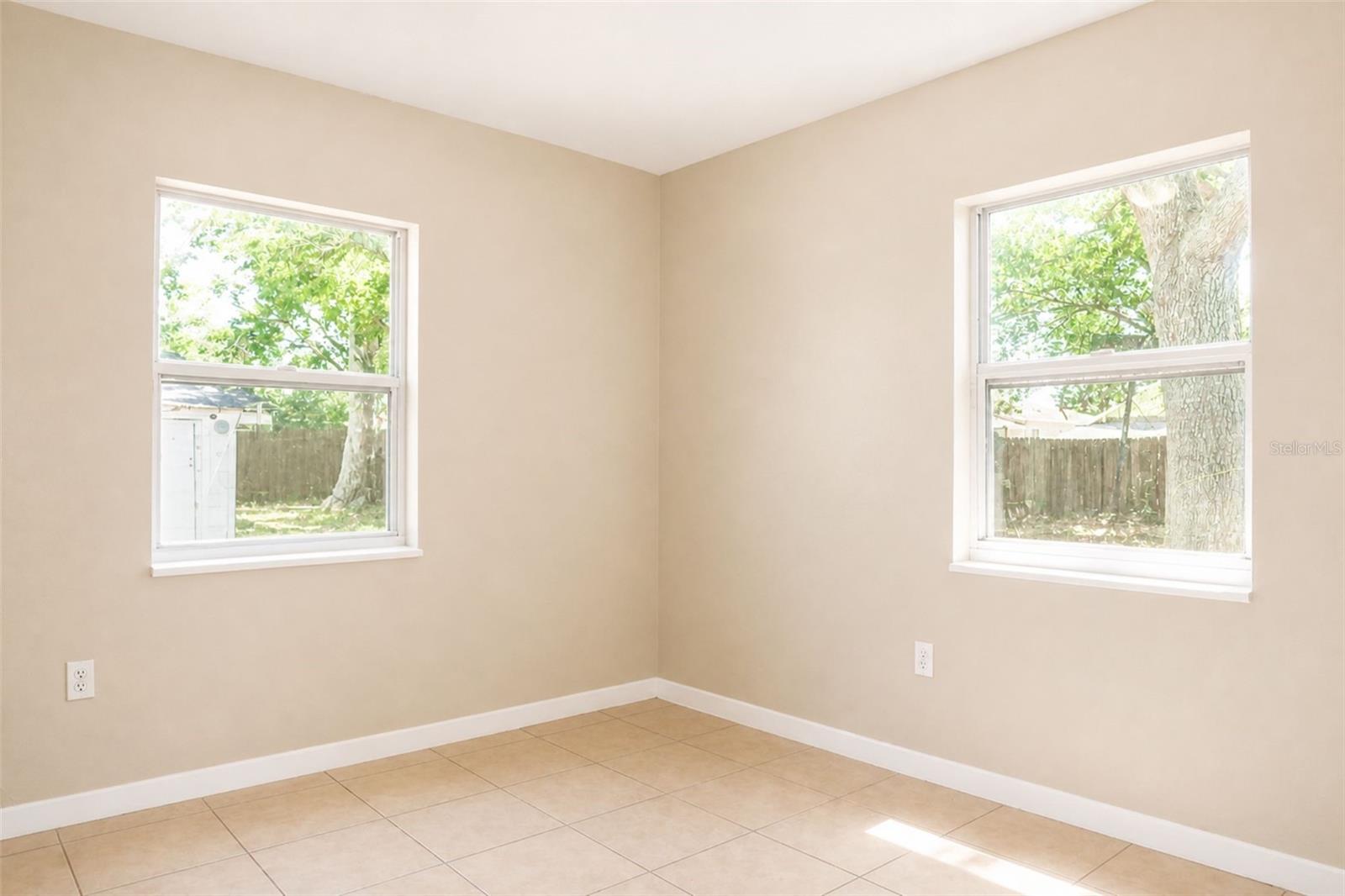 Image 13 of 18 For 821 14th Avenue Nw