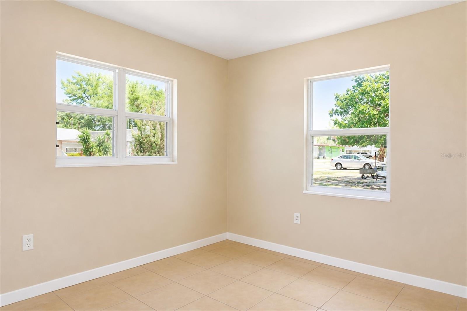 Image 15 of 18 For 821 14th Avenue Nw