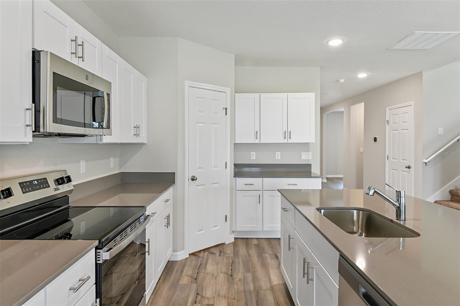 Image 11 of 31 For 9252 Orchard Park Lane
