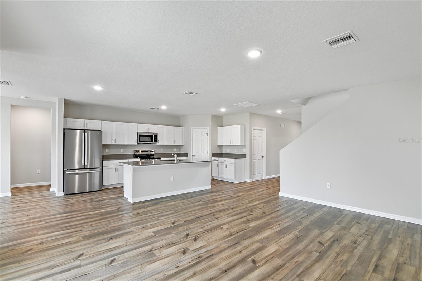 Image 13 of 31 For 9252 Orchard Park Lane