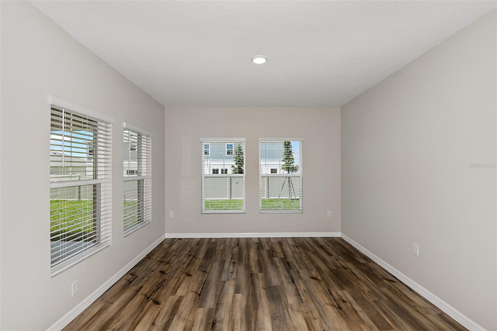 Image 23 of 31 For 9252 Orchard Park Lane
