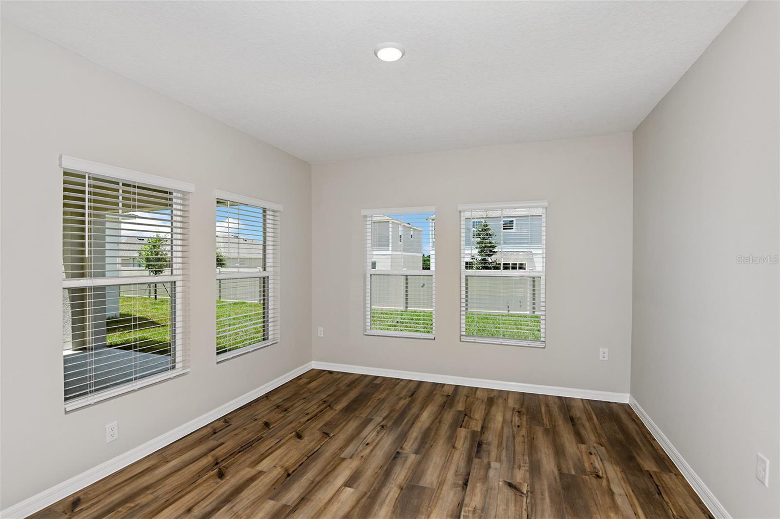 Image 24 of 31 For 9252 Orchard Park Lane
