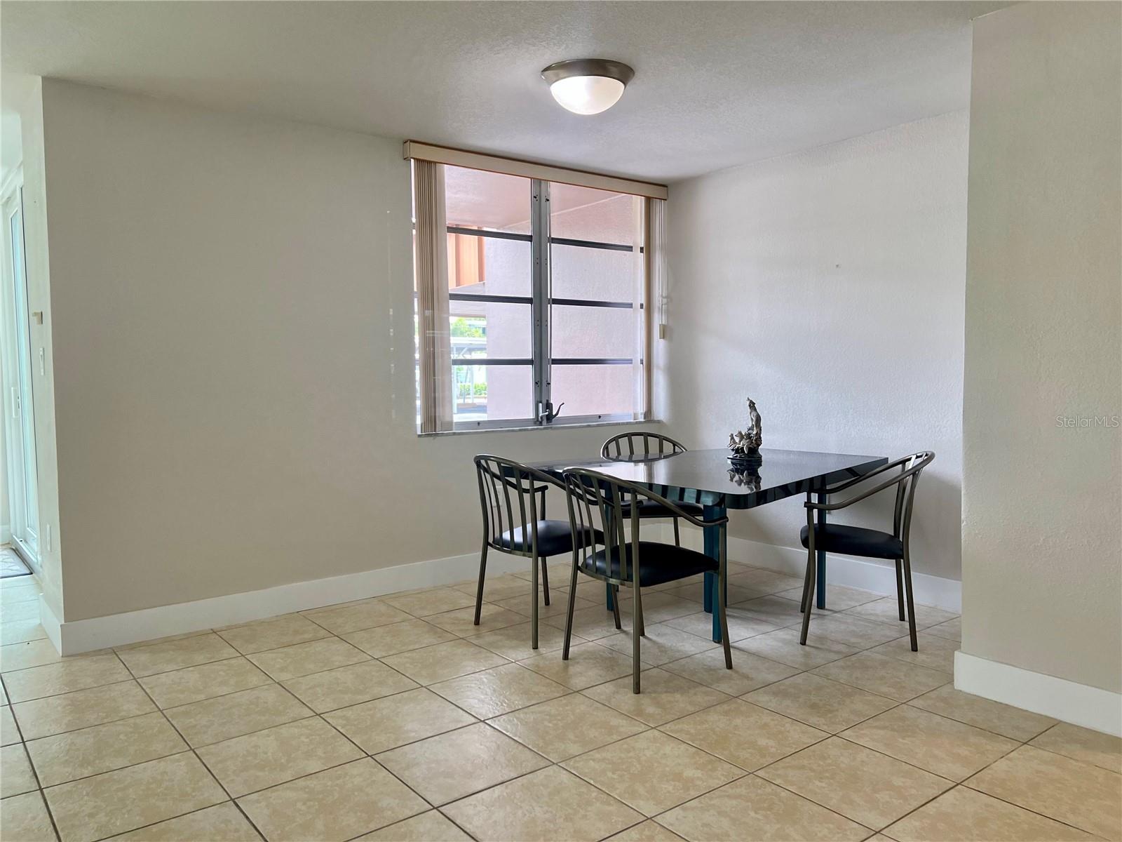 Image 10 of 56 For 632 Edgewater Drive 139