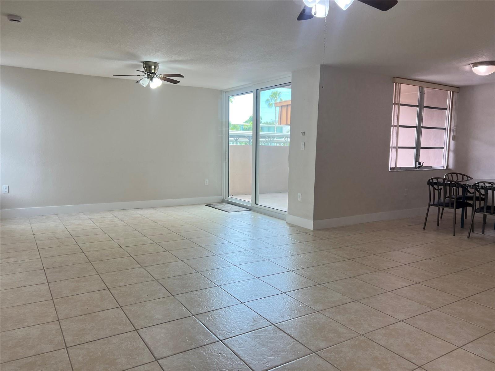 Image 11 of 56 For 632 Edgewater Drive 139