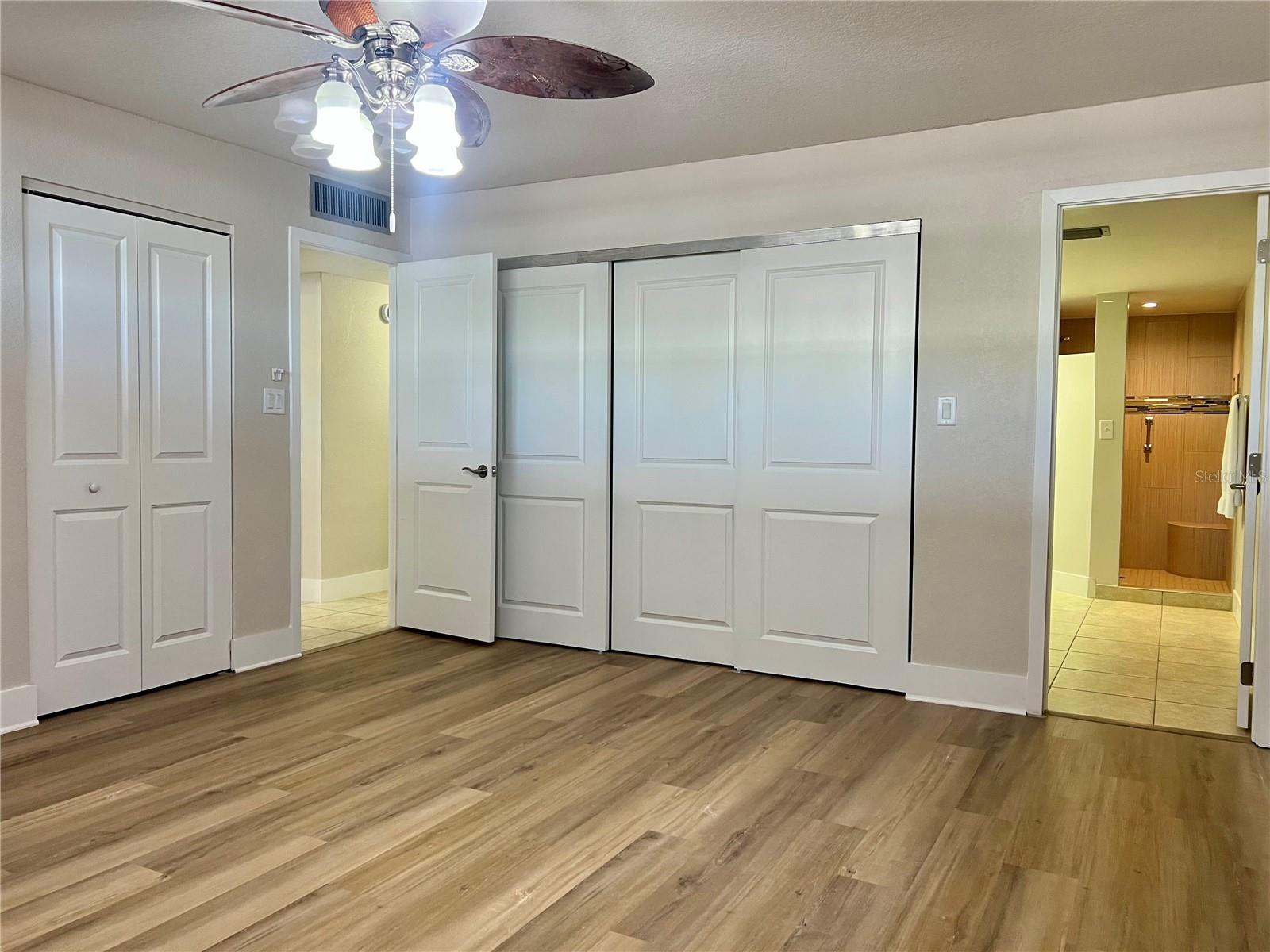 Image 18 of 56 For 632 Edgewater Drive 139