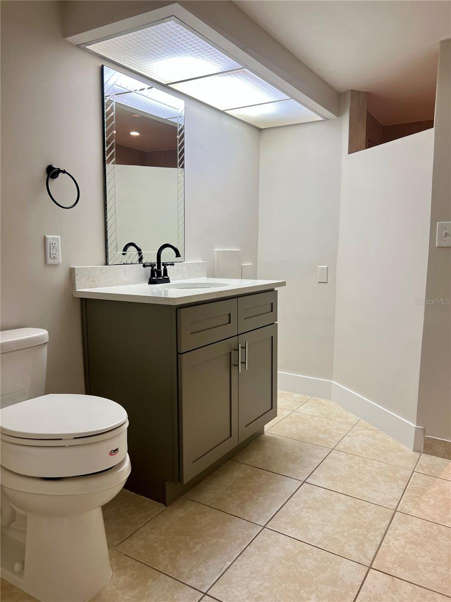 Image 20 of 56 For 632 Edgewater Drive 139