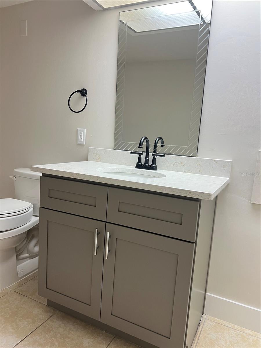Image 21 of 56 For 632 Edgewater Drive 139