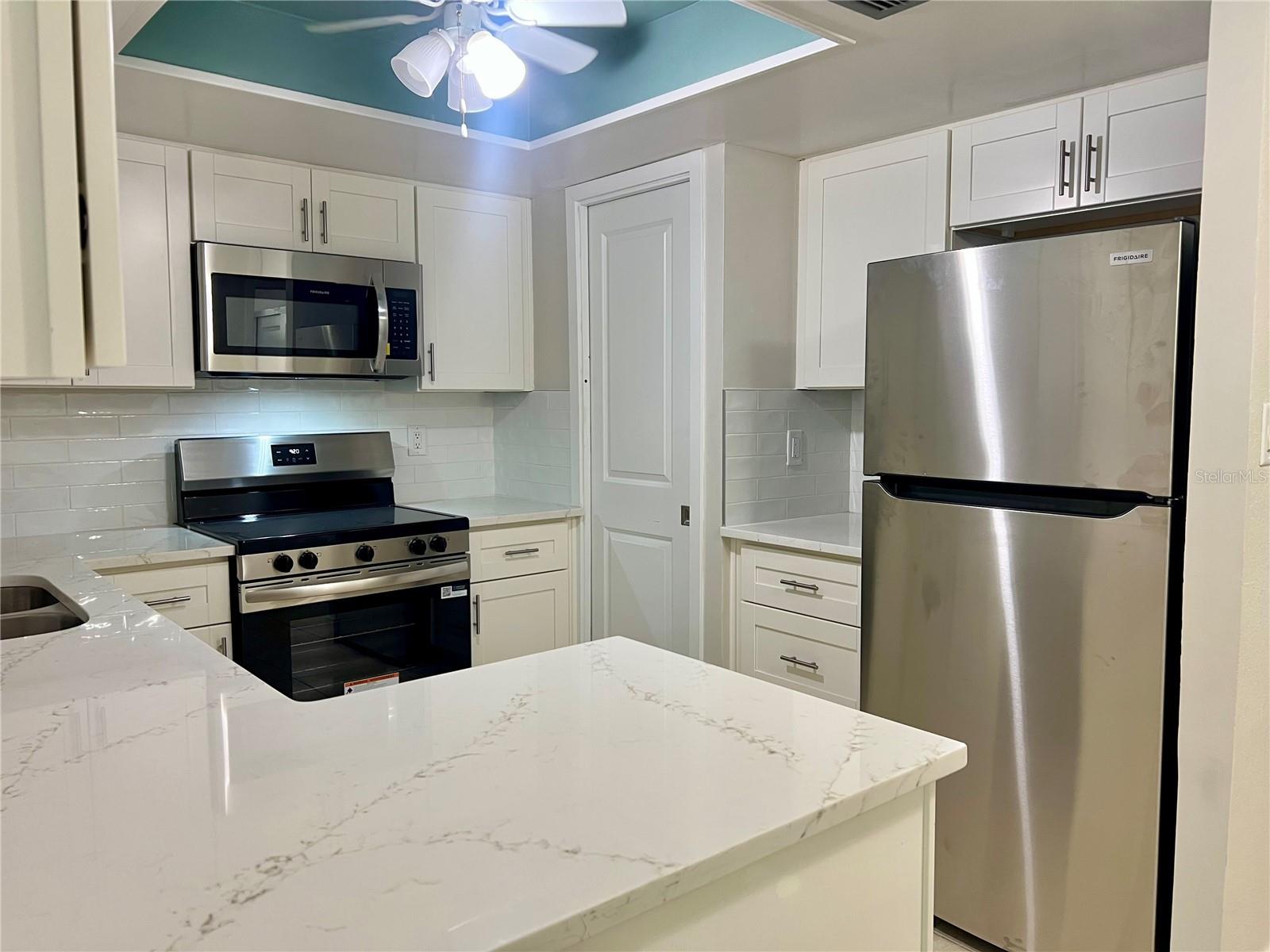 Image 3 of 56 For 632 Edgewater Drive 139