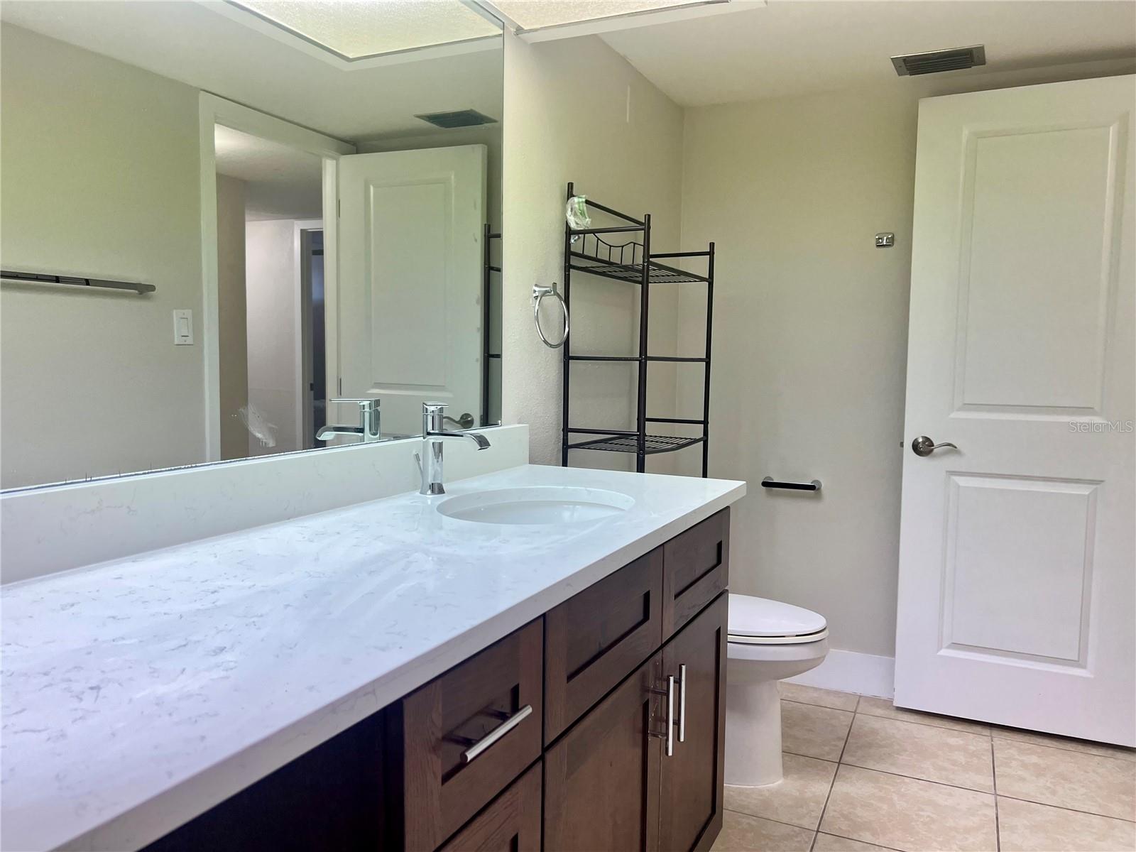 Image 30 of 56 For 632 Edgewater Drive 139