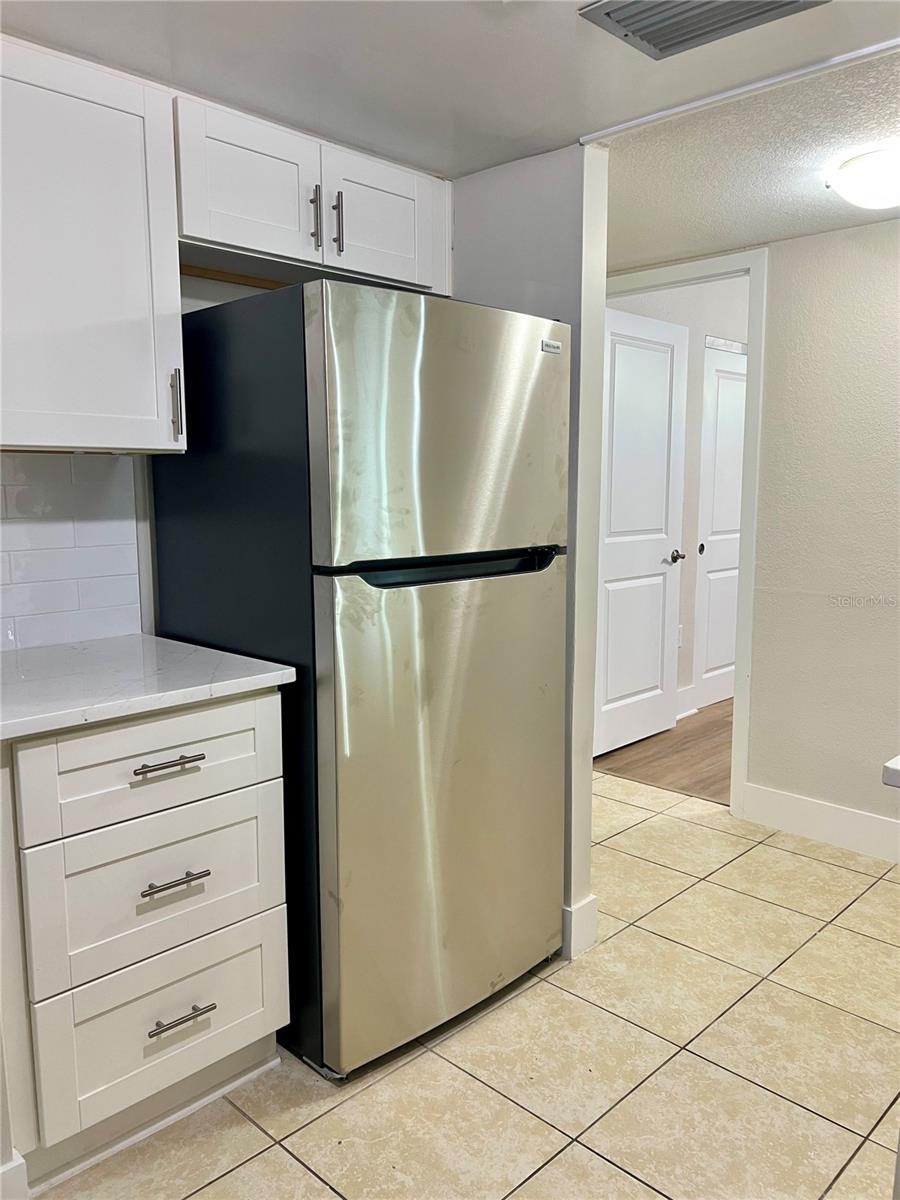 Image 8 of 56 For 632 Edgewater Drive 139