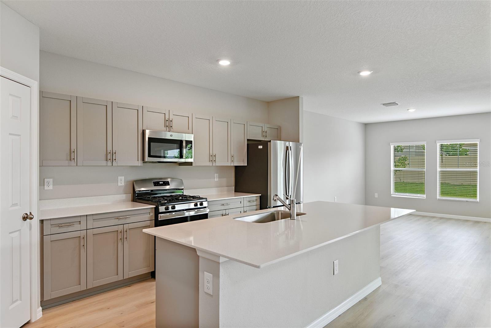 Image 2 of 31 For 34993 Arbor Retreat Drive