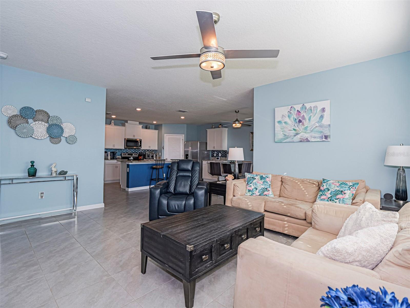 Listing photo id 8 for 6455 Topaz Drive