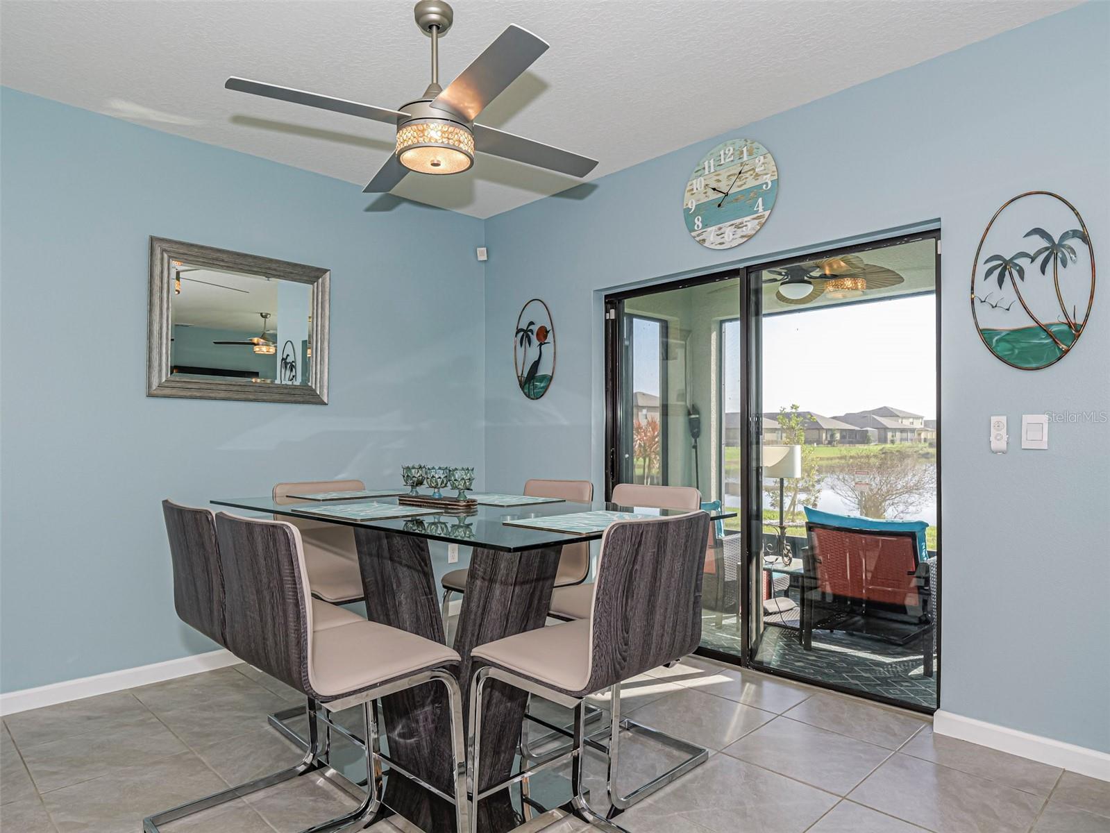 Listing photo id 13 for 6455 Topaz Drive