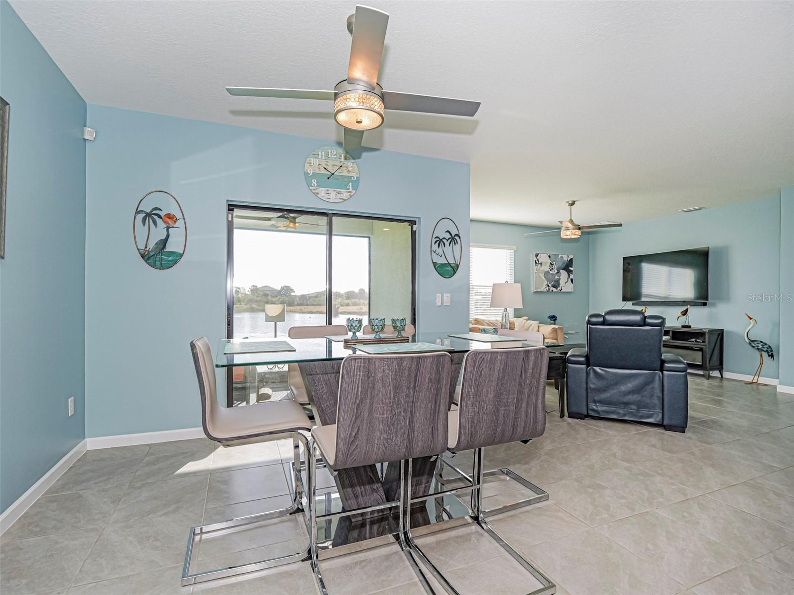 Listing photo id 14 for 6455 Topaz Drive
