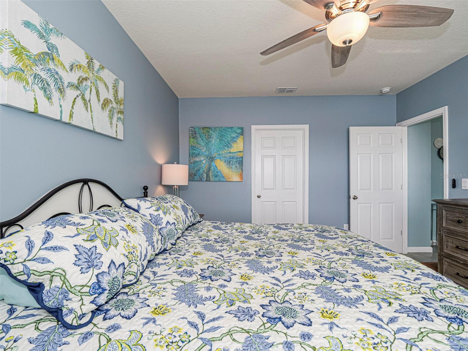 Listing photo id 18 for 6455 Topaz Drive