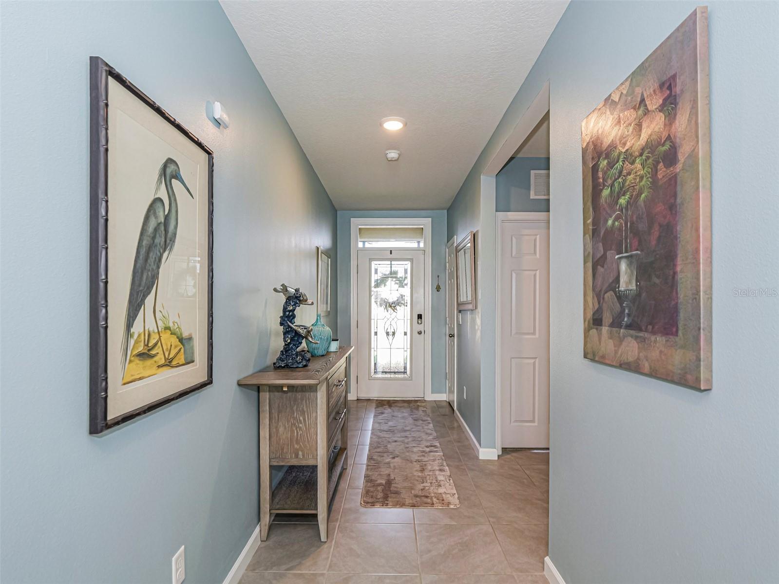 Listing photo id 4 for 6455 Topaz Drive