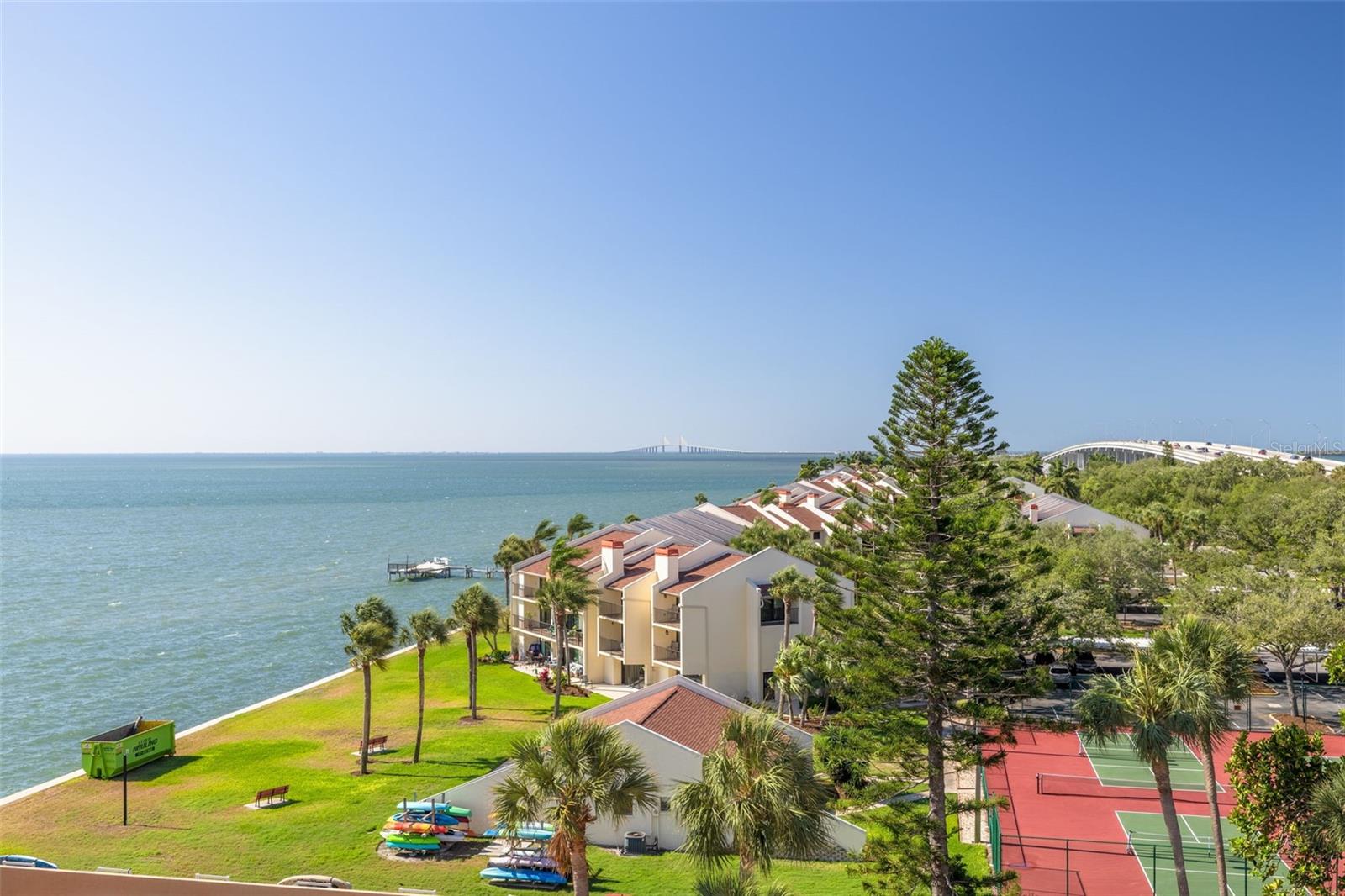 Image 6 of 36 For 7432 Sunshine Skyway Lane S 704