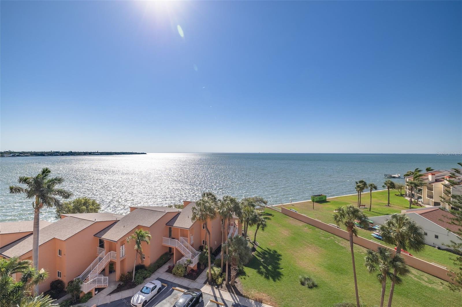 Image 7 of 36 For 7432 Sunshine Skyway Lane S 704