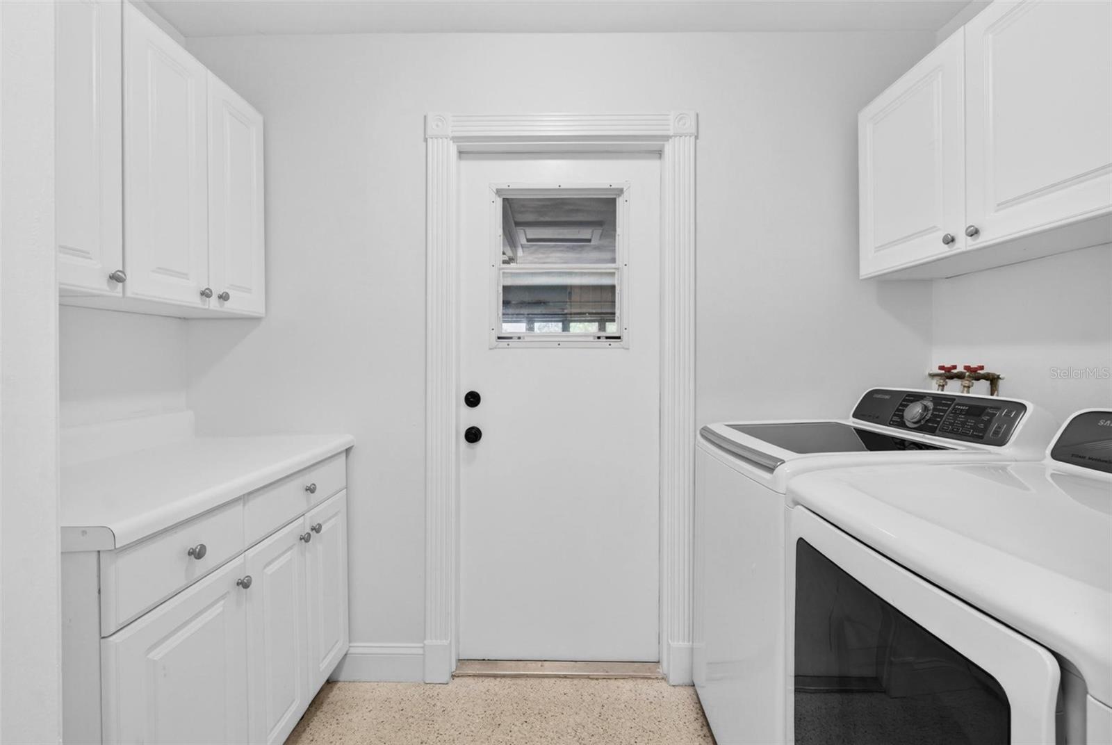 Image 17 of 38 For 10444 Majestic Drive