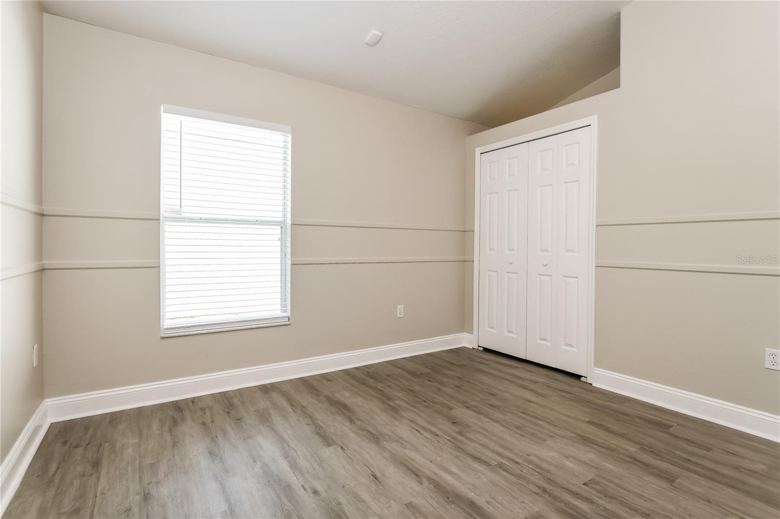 Image 10 of 15 For 2502 Balmoral Drive