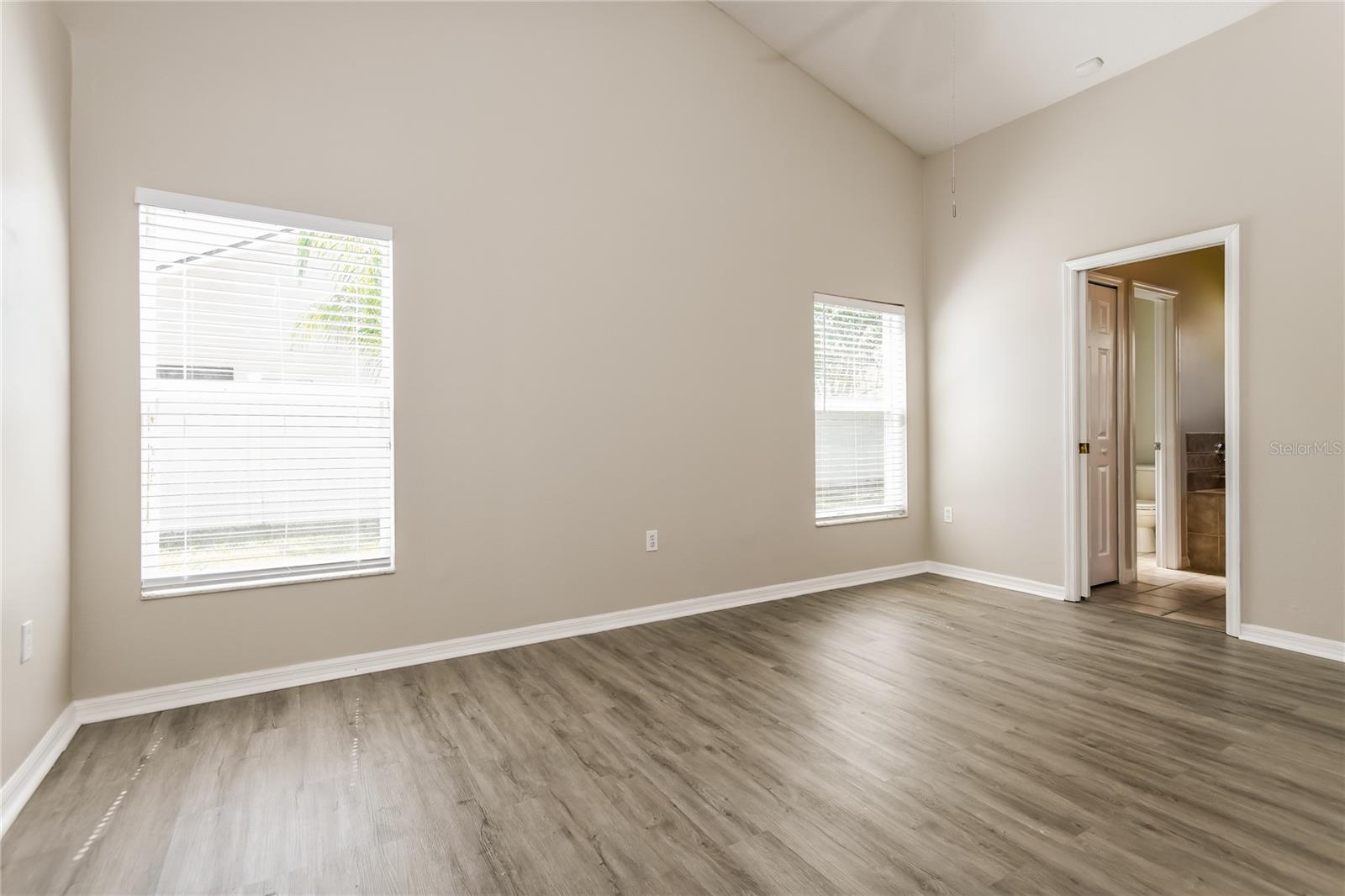 Image 14 of 15 For 2502 Balmoral Drive