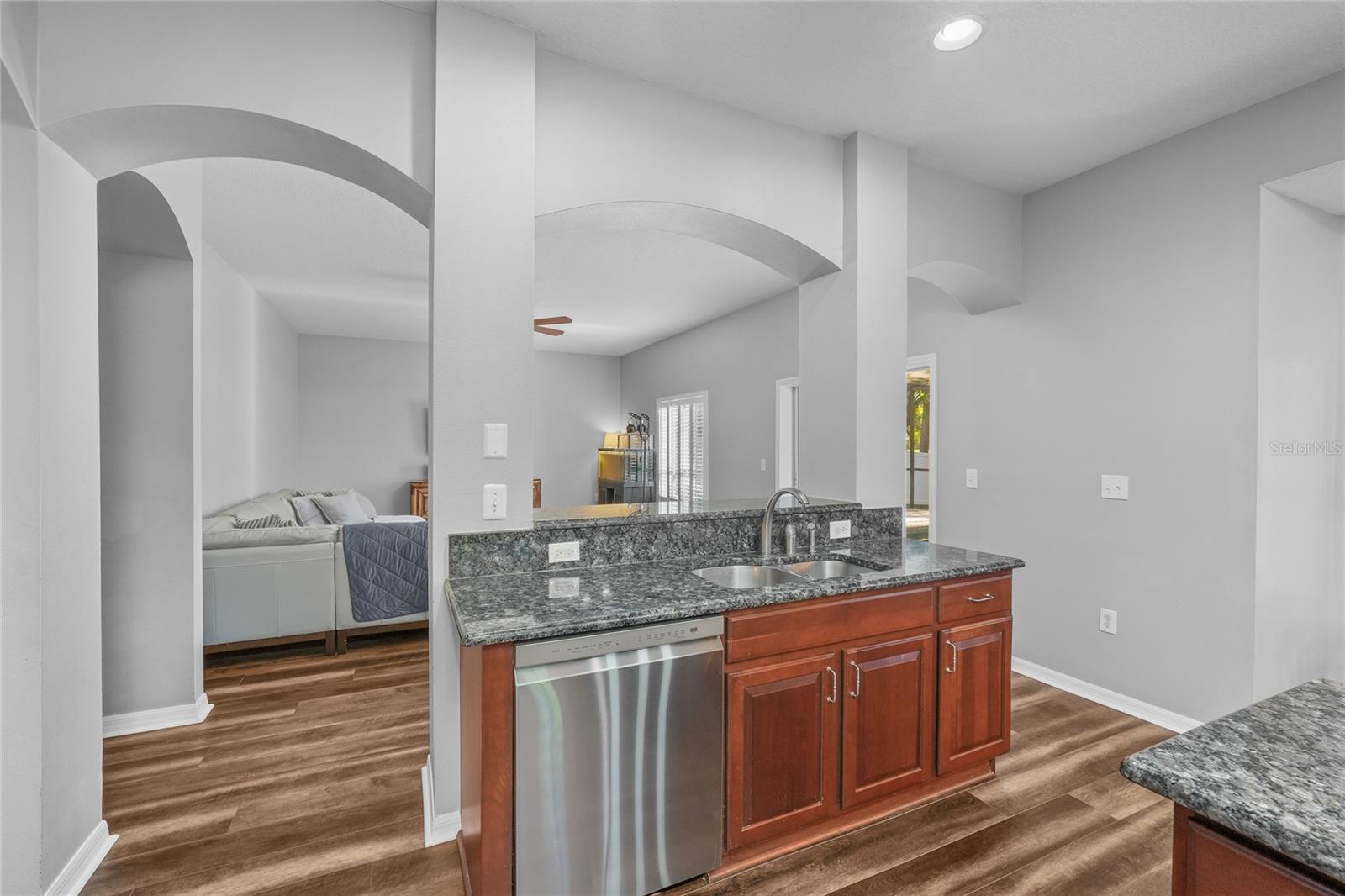 Image 18 of 54 For 15501 Kingsmill Place