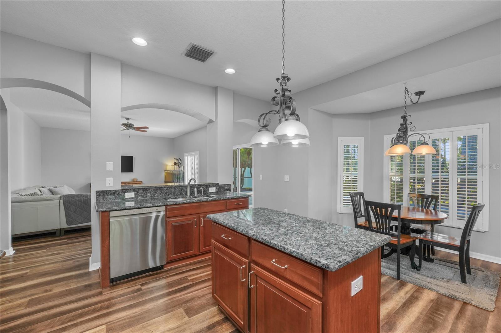 Image 19 of 54 For 15501 Kingsmill Place