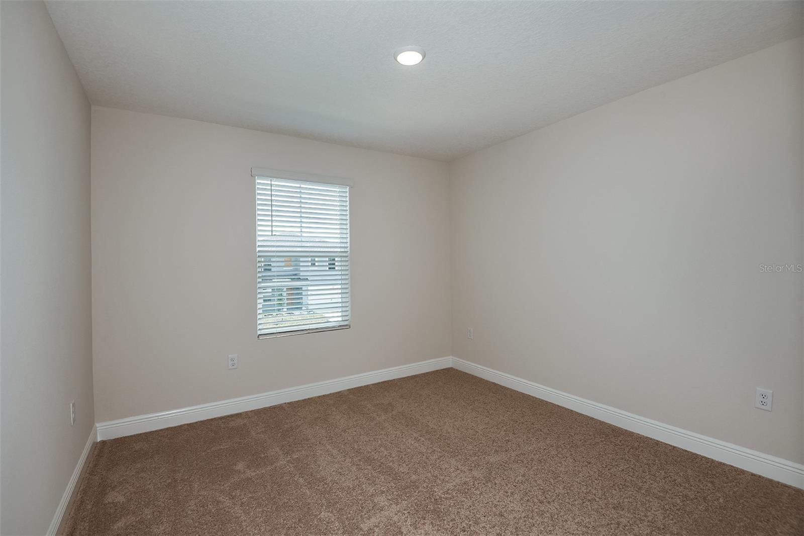 Listing photo id 22 for 9886 Annunciation Drive