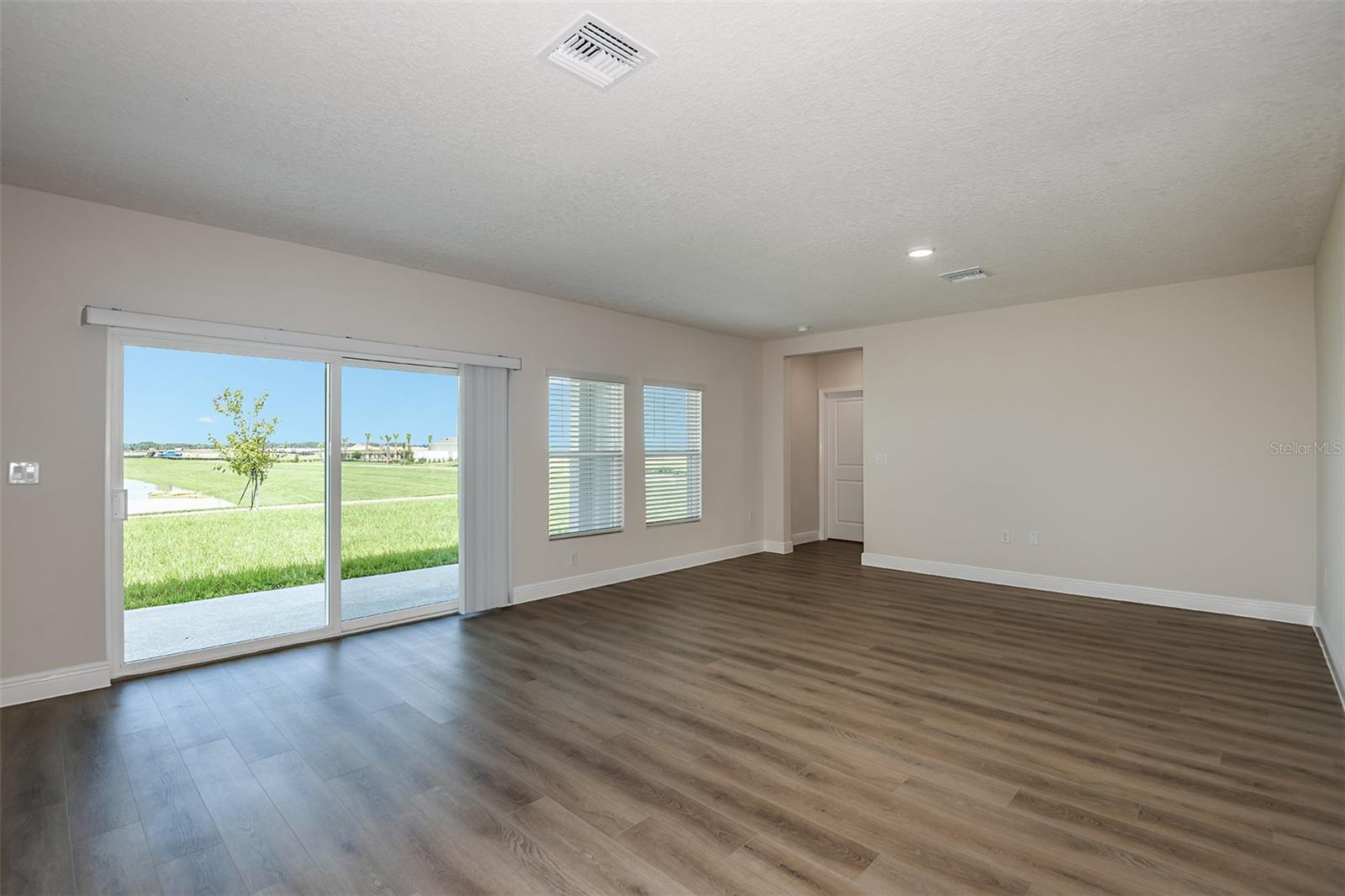 Listing photo id 1 for 9886 Annunciation Drive