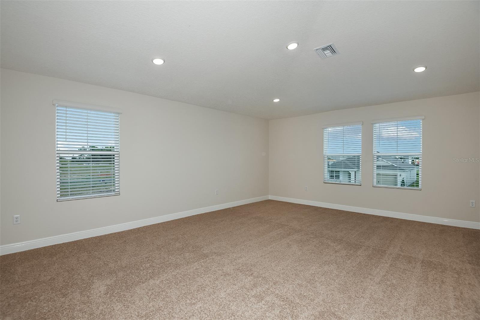 Listing photo id 2 for 9886 Annunciation Drive