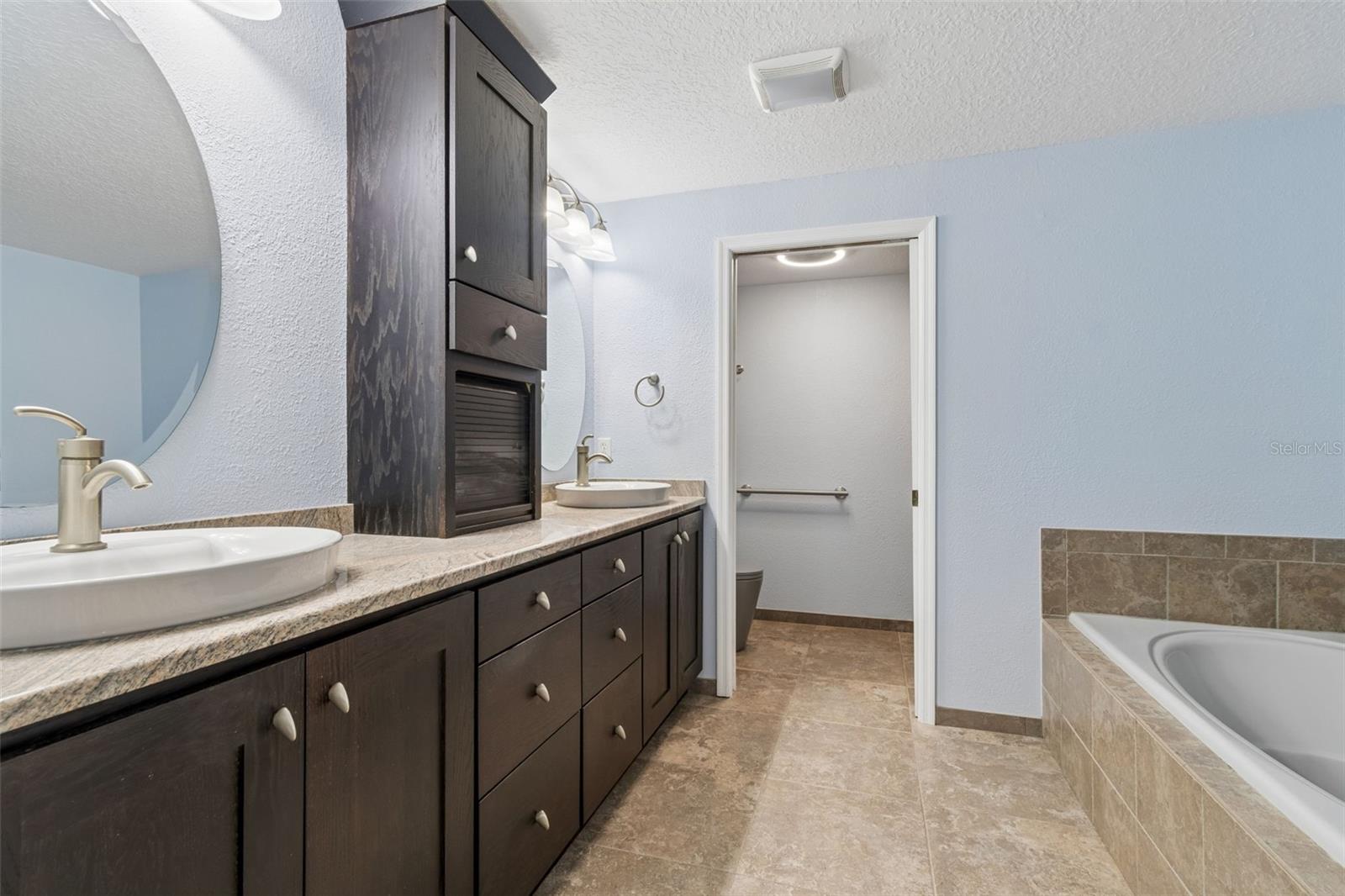 Image 42 of 95 For 487 Pinellas Bayway S 207