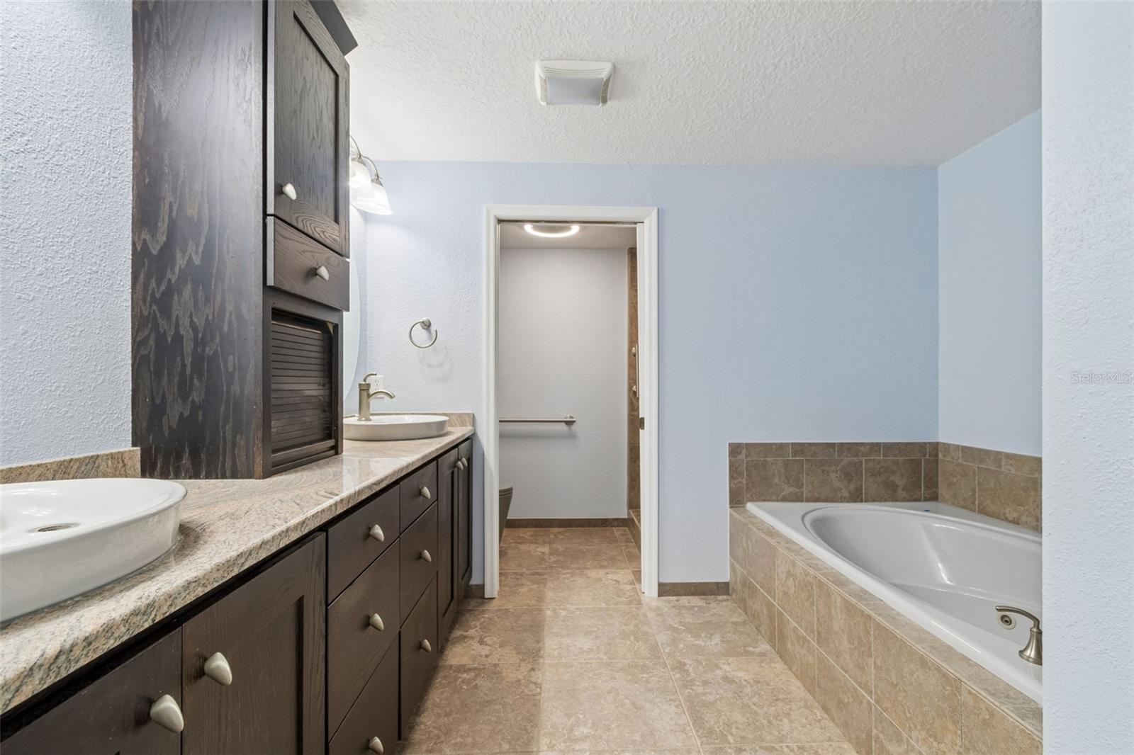 Image 43 of 95 For 487 Pinellas Bayway S 207