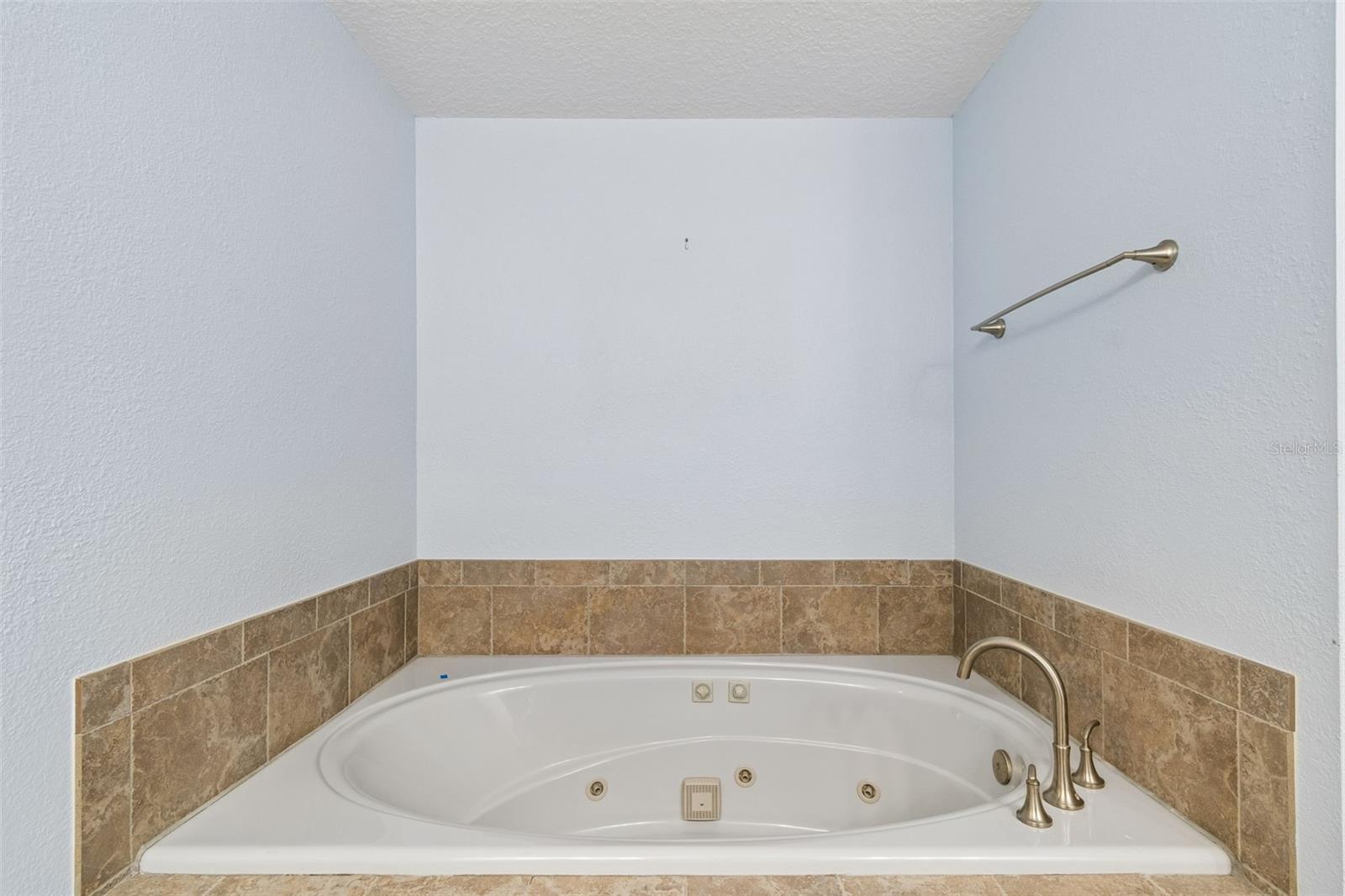Image 45 of 95 For 487 Pinellas Bayway S 207