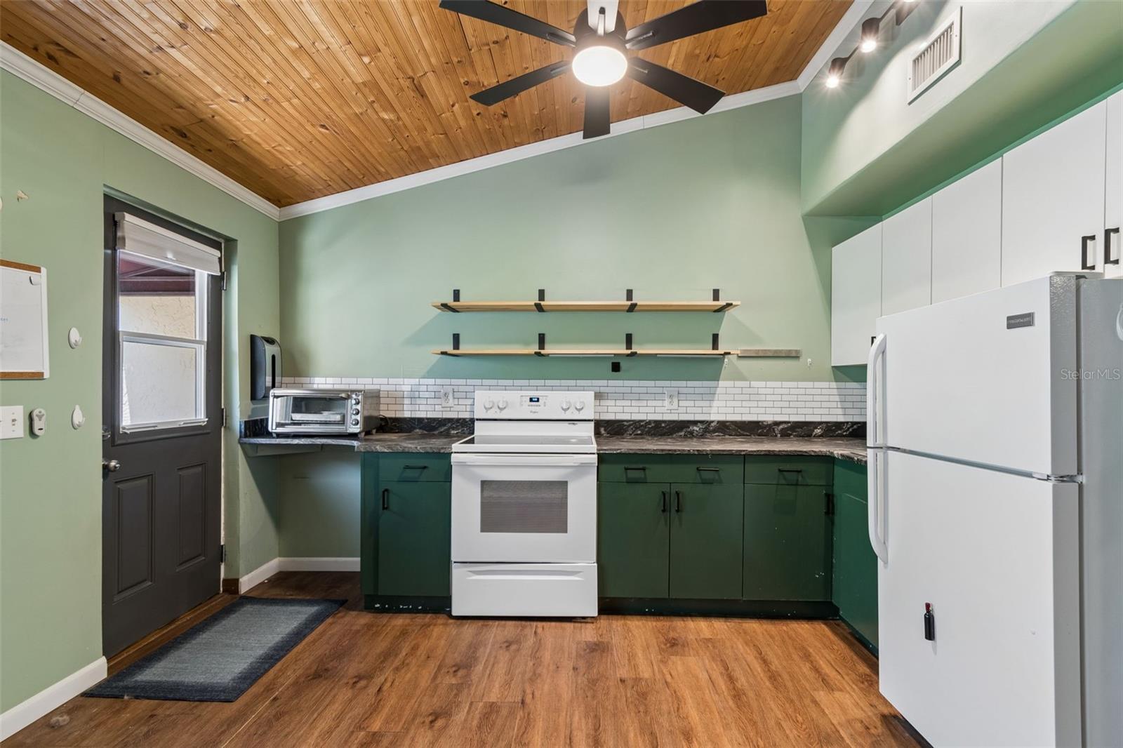 Image 82 of 95 For 487 Pinellas Bayway S 207