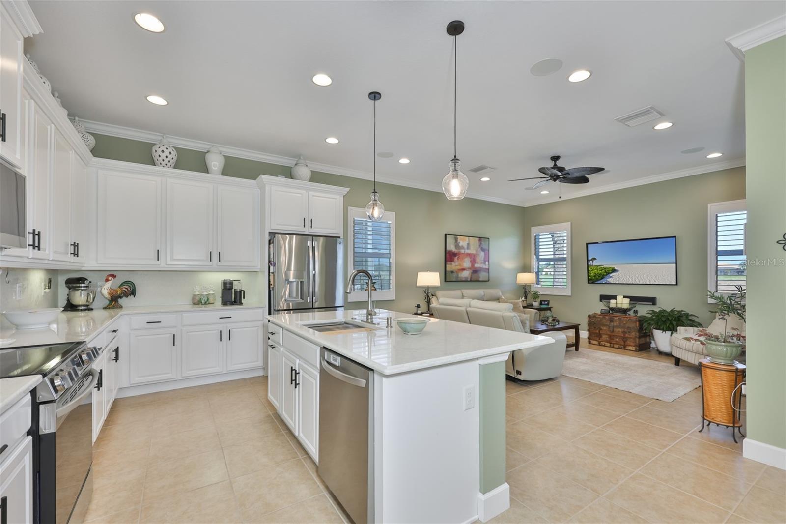 Image 14 of 47 For 1618 Emerald Dunes Drive