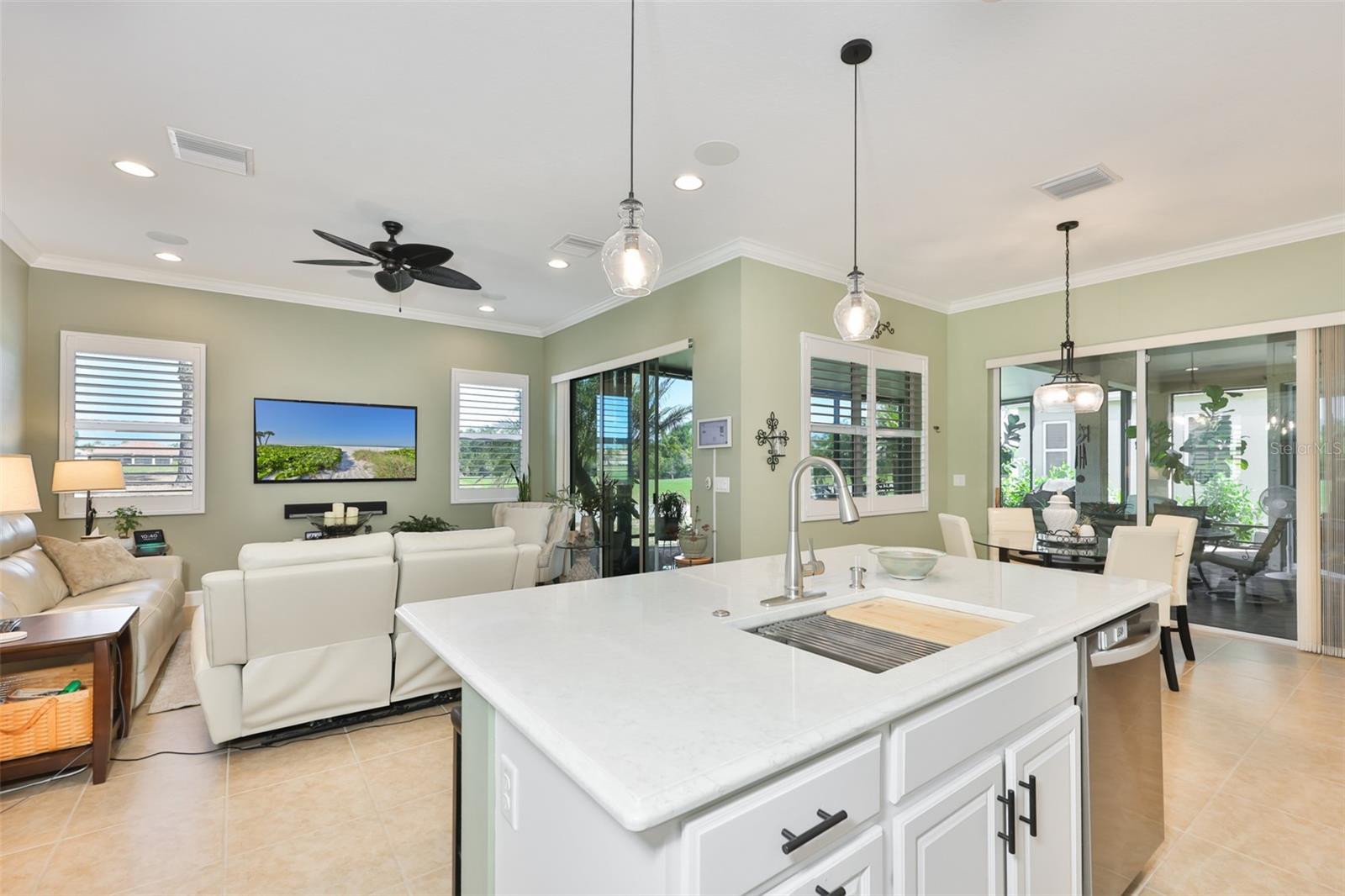 Image 16 of 47 For 1618 Emerald Dunes Drive