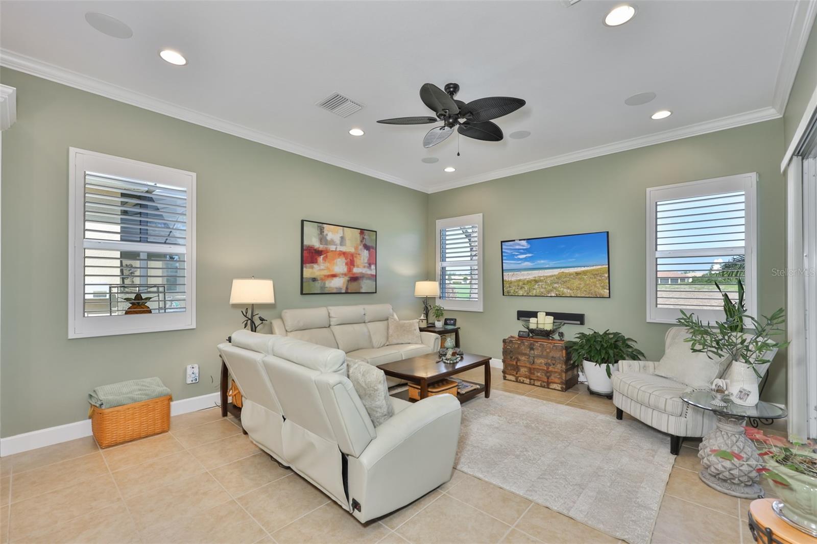 Image 18 of 47 For 1618 Emerald Dunes Drive