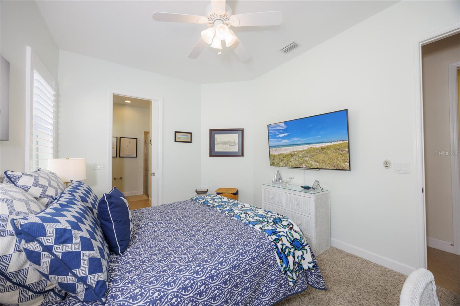 Image 33 of 47 For 1618 Emerald Dunes Drive