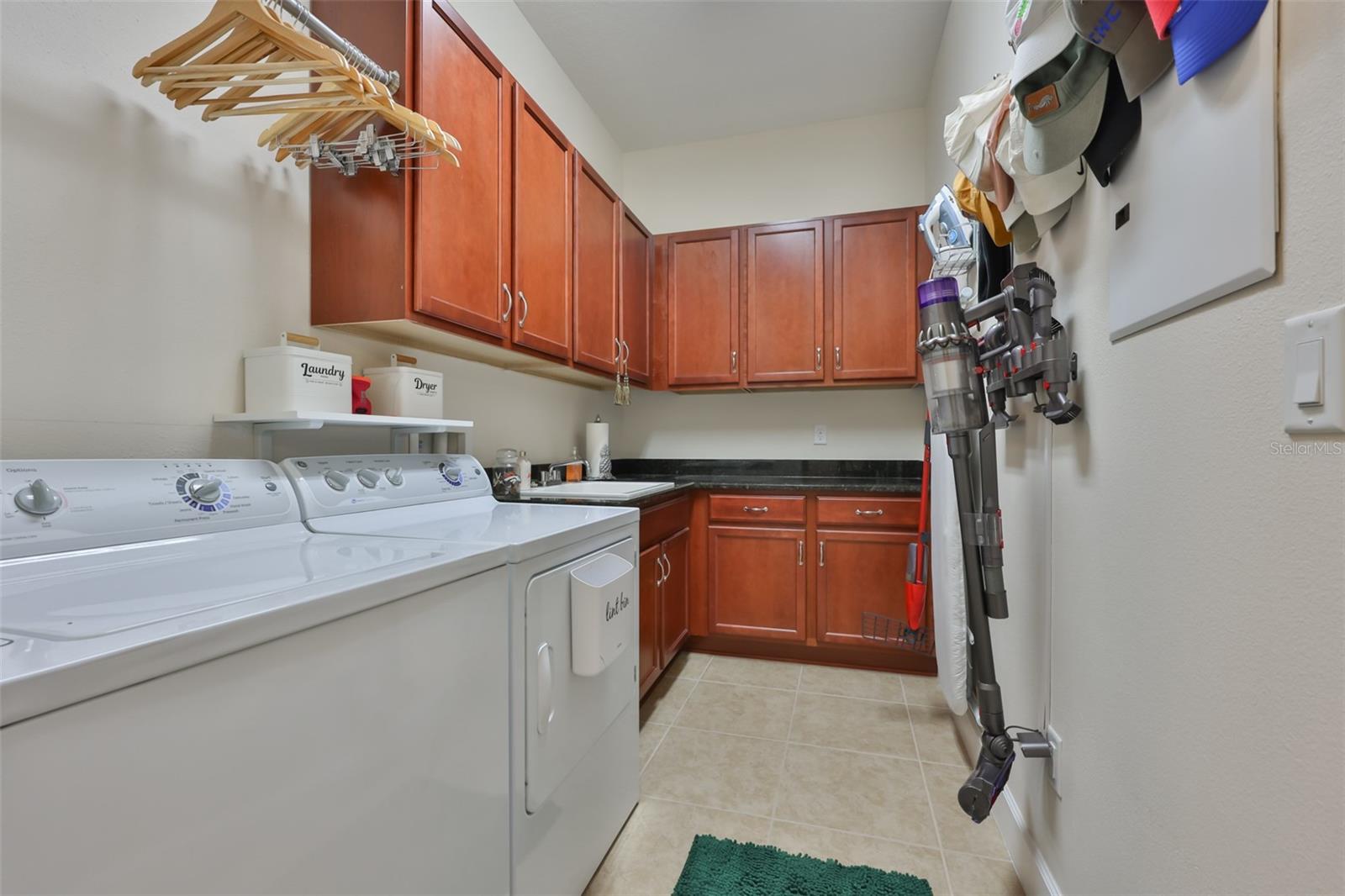 Image 37 of 47 For 1618 Emerald Dunes Drive