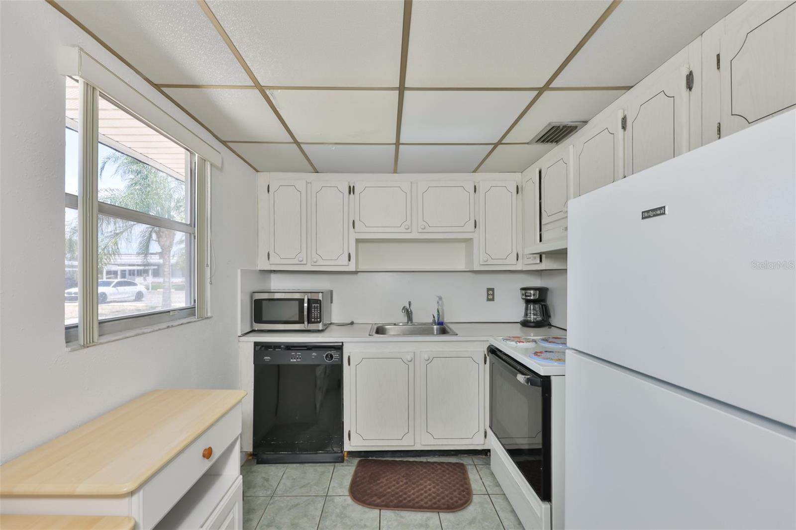 Image 12 of 40 For 1802 Bedford Terrace 177