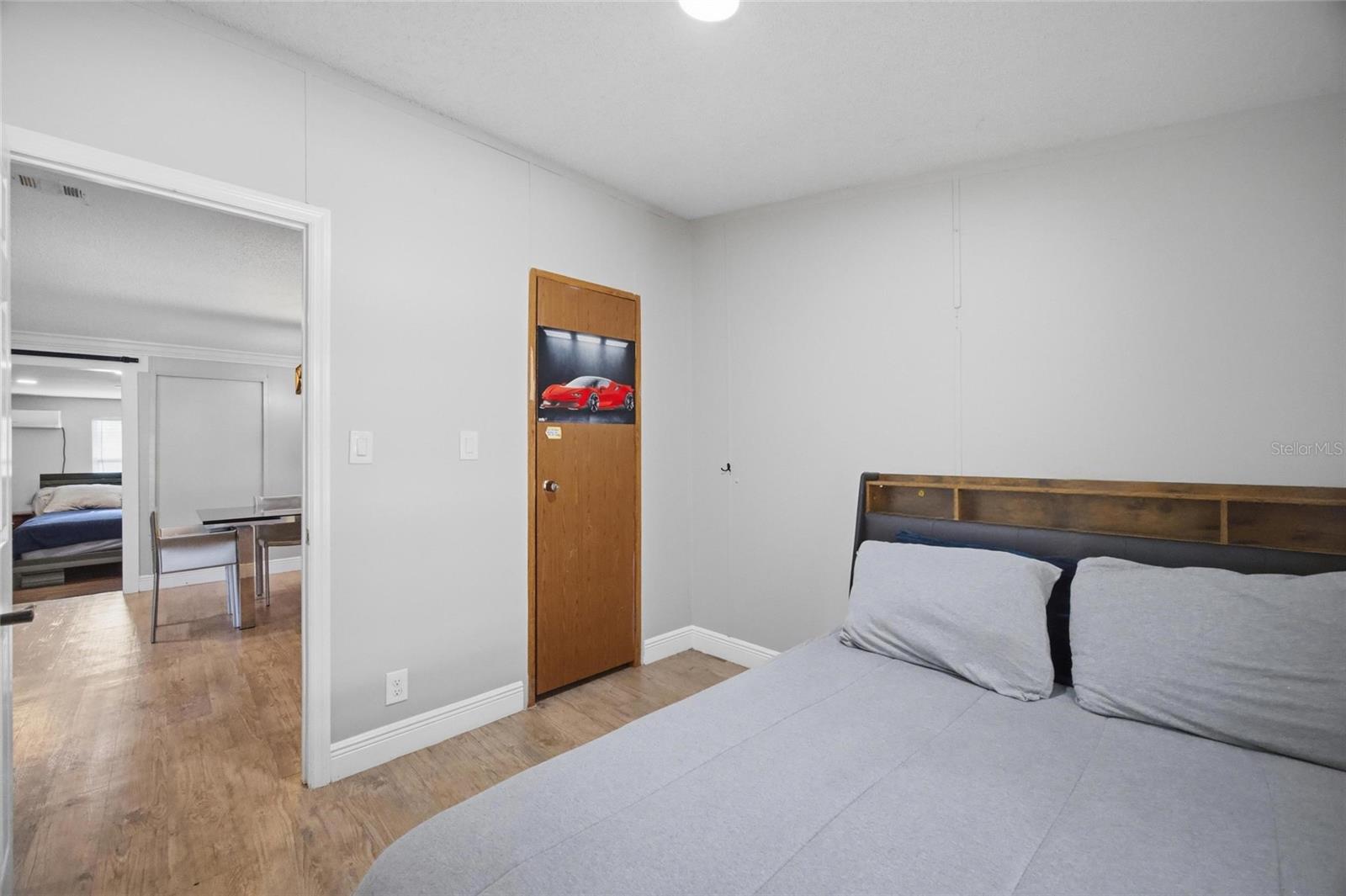 Image 15 of 35 For 11821 Grovewood Avenue