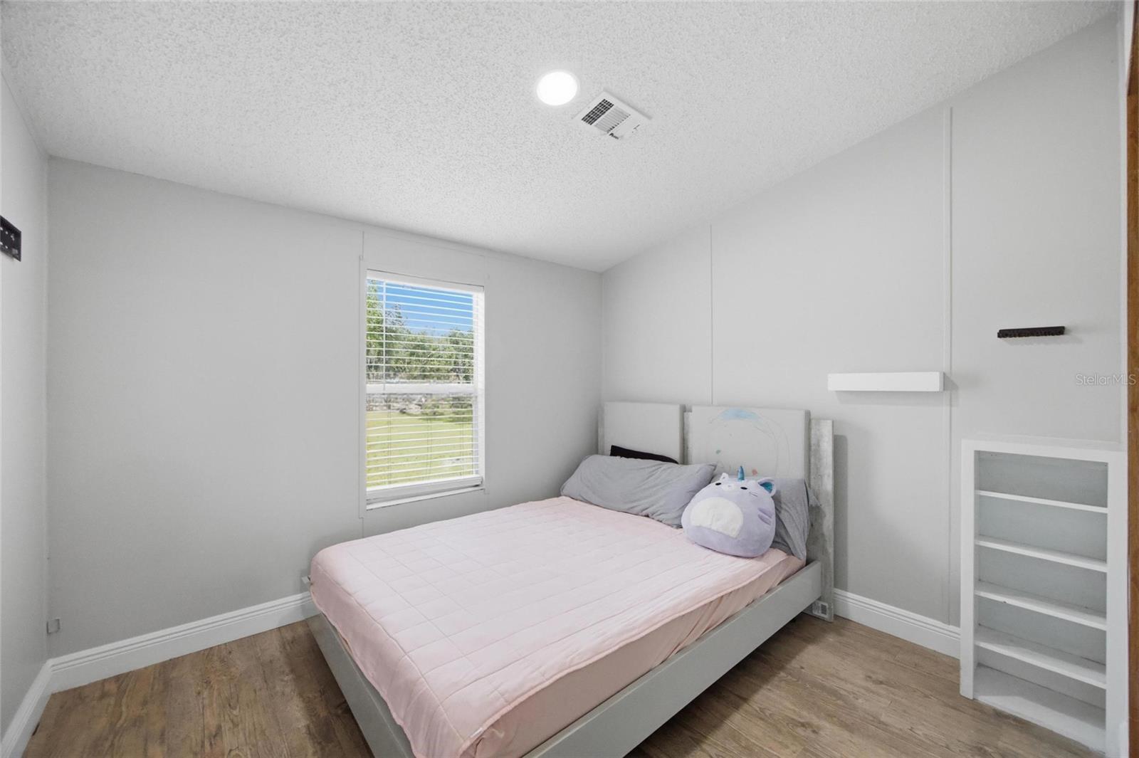 Image 16 of 35 For 11821 Grovewood Avenue