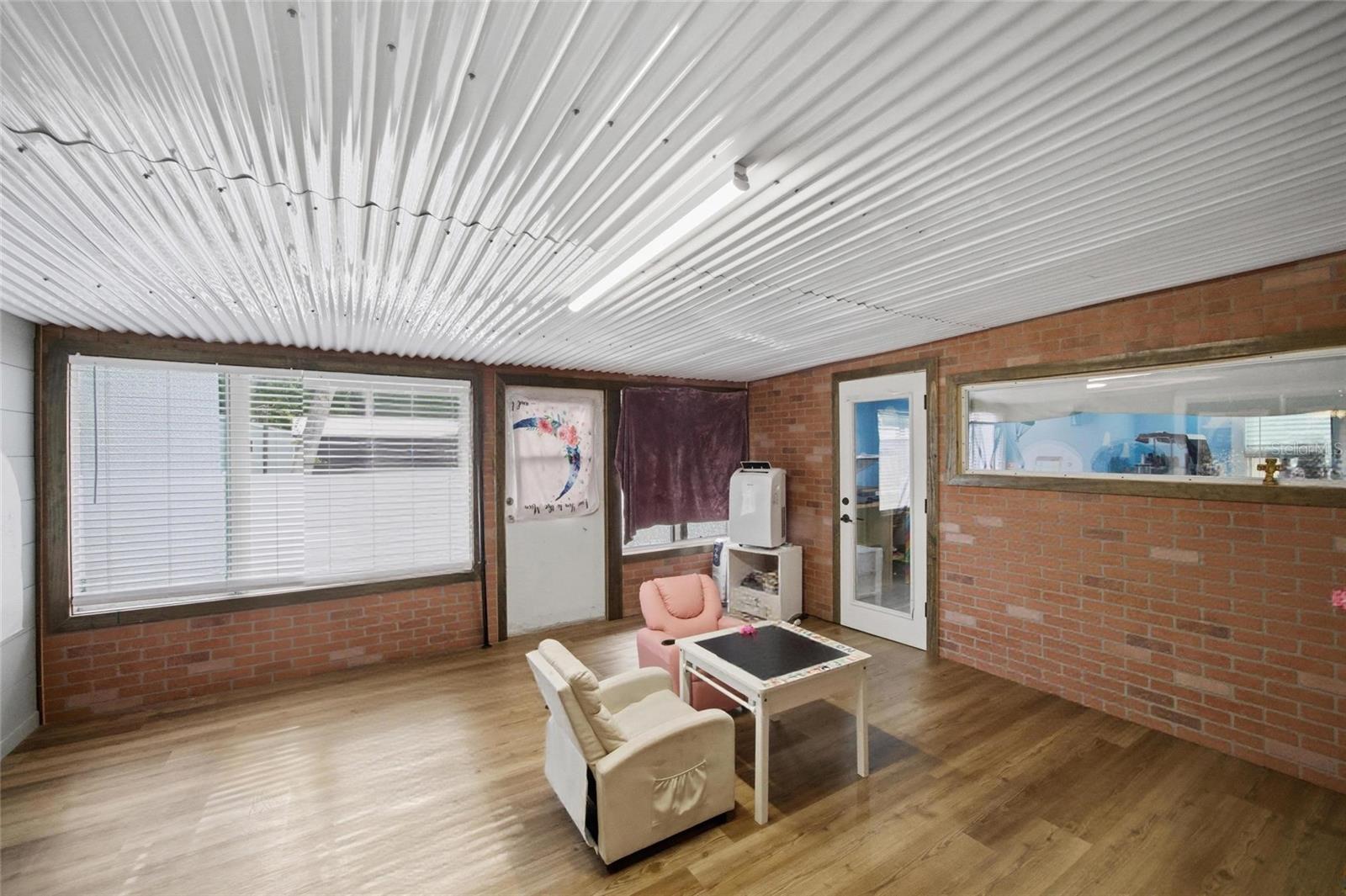 Image 21 of 35 For 11821 Grovewood Avenue